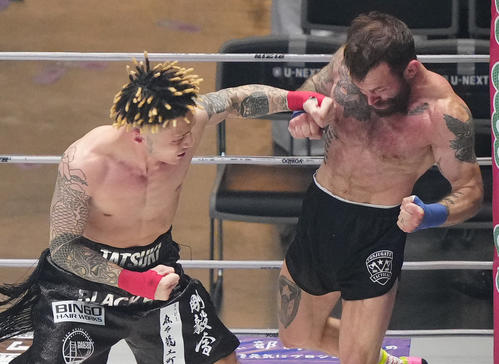 RIZIN】篠塚辰樹がベアナックル初勝利！右ストレートで豪快KO、白星を
