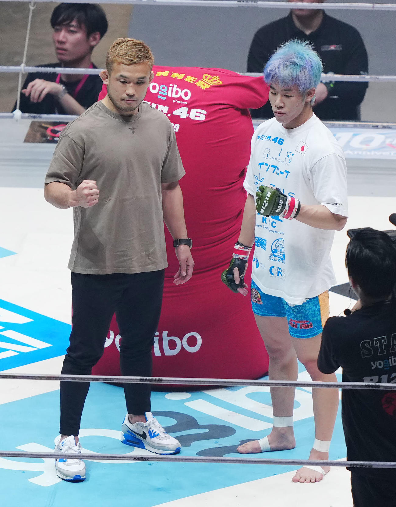 対戦が決まった扇久保（左）と神龍（撮影・江口和貴）
