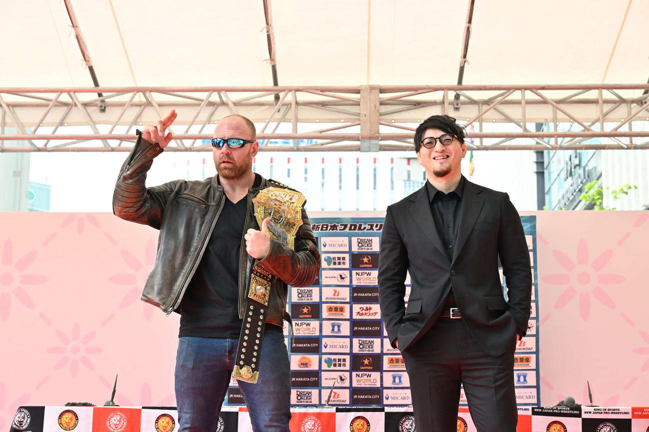 IWGP世界ヘビー級王座をかけて戦う王者モクスリー（左）と挑戦者・成田蓮（写真提供・新日本プロレス）