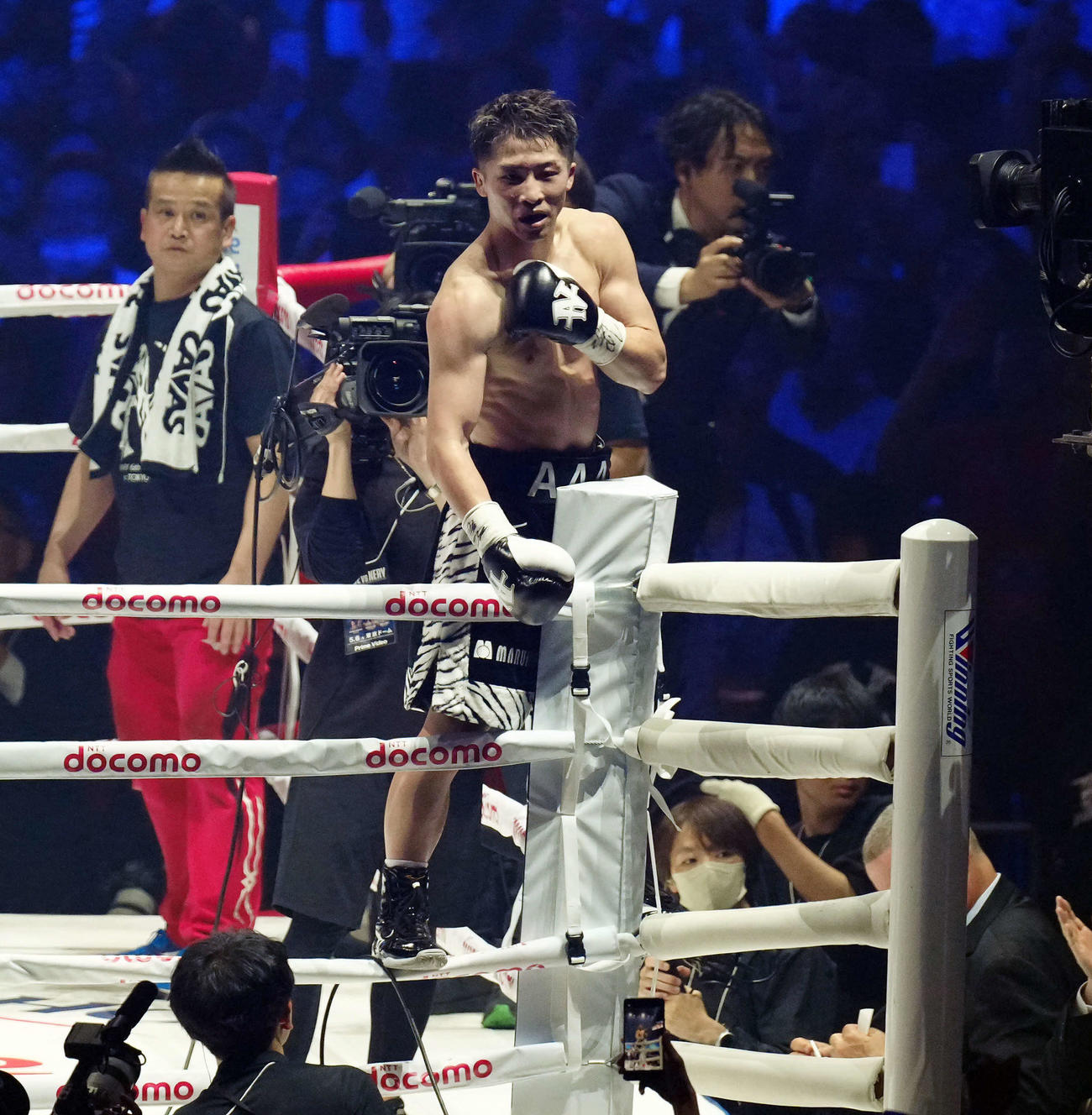 4団体統一スーパーバンタム級タイトルマッチ　ネリに勝利し笑顔を見せる井上尚（撮影・たえ見朱実）