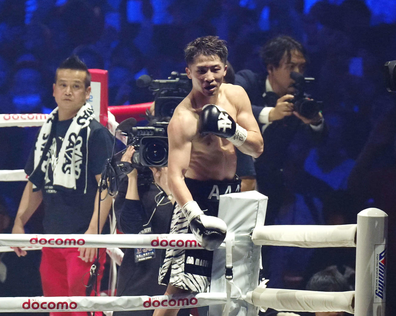 4団体統一スーパーバンタム級タイトルマッチ　ネリに勝利し笑顔を見せる井上尚（撮影・たえ見朱実）