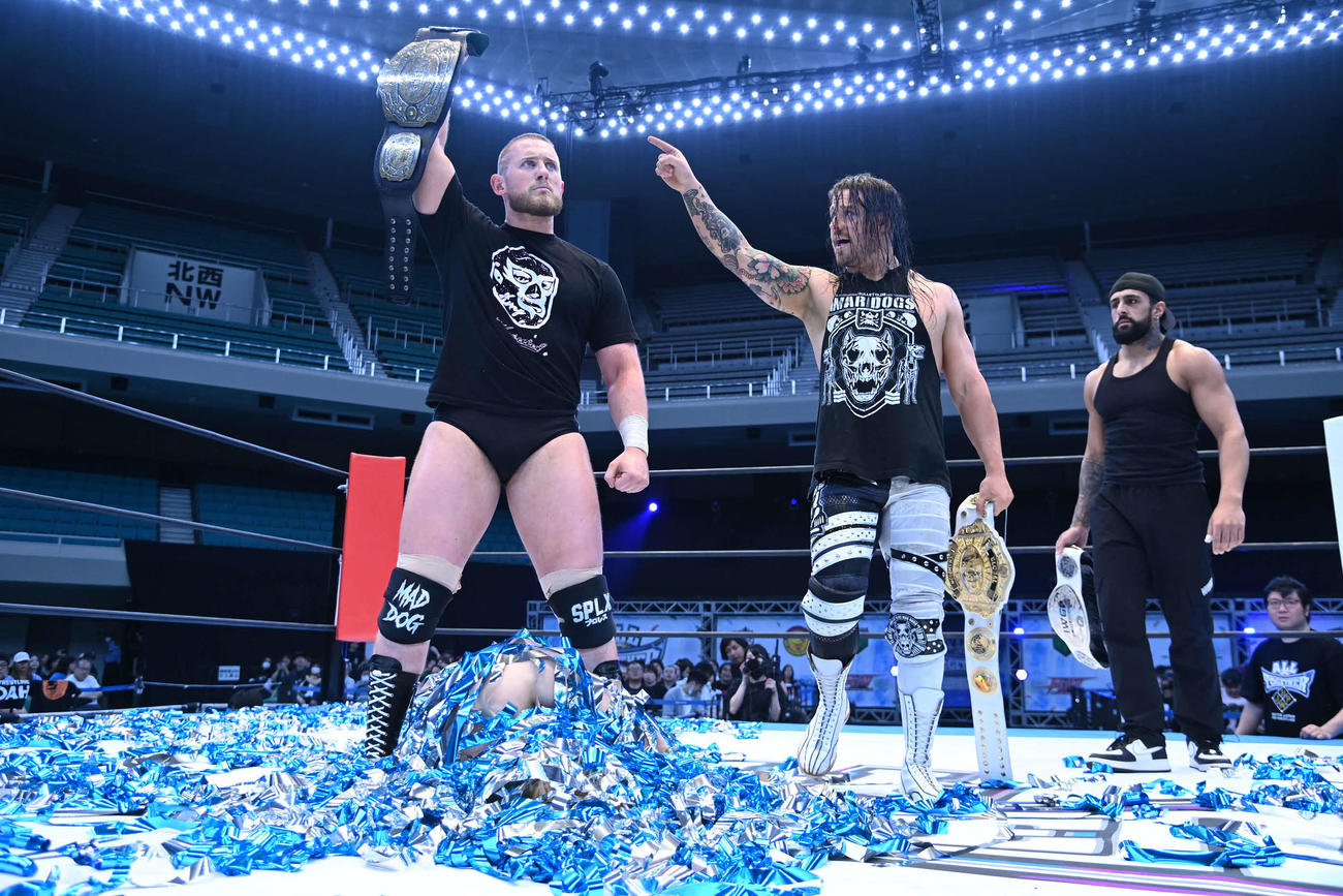 清宮のGHCのベルトを奪ったゲイブ・キッド（左）（写真提供・新日本プロレス）