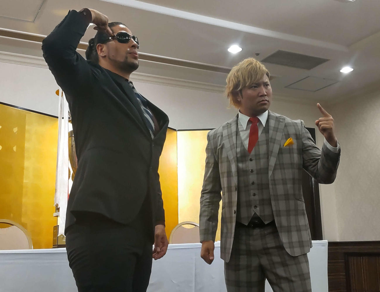 チャンピオン・カーニバル優勝をかけて戦うAブロック1位・宮原健斗（右）とBブロック1位・斉藤ジュン