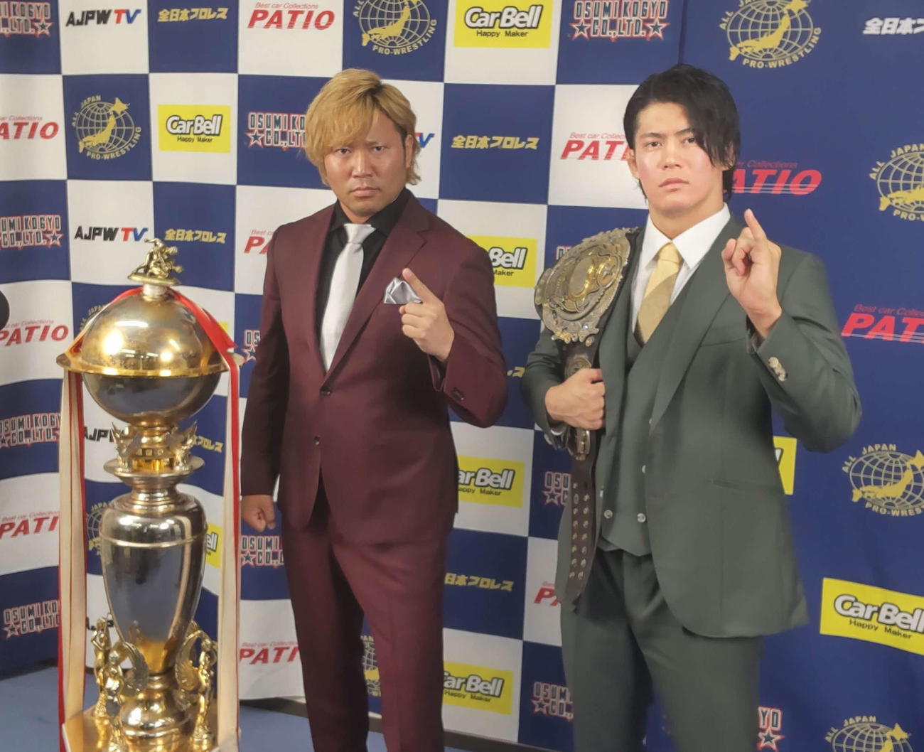 安斉勇馬（右）を倒して、3冠王者として石川でのチャリティー大会に乗り込みたいと話したCC覇者の宮原健斗