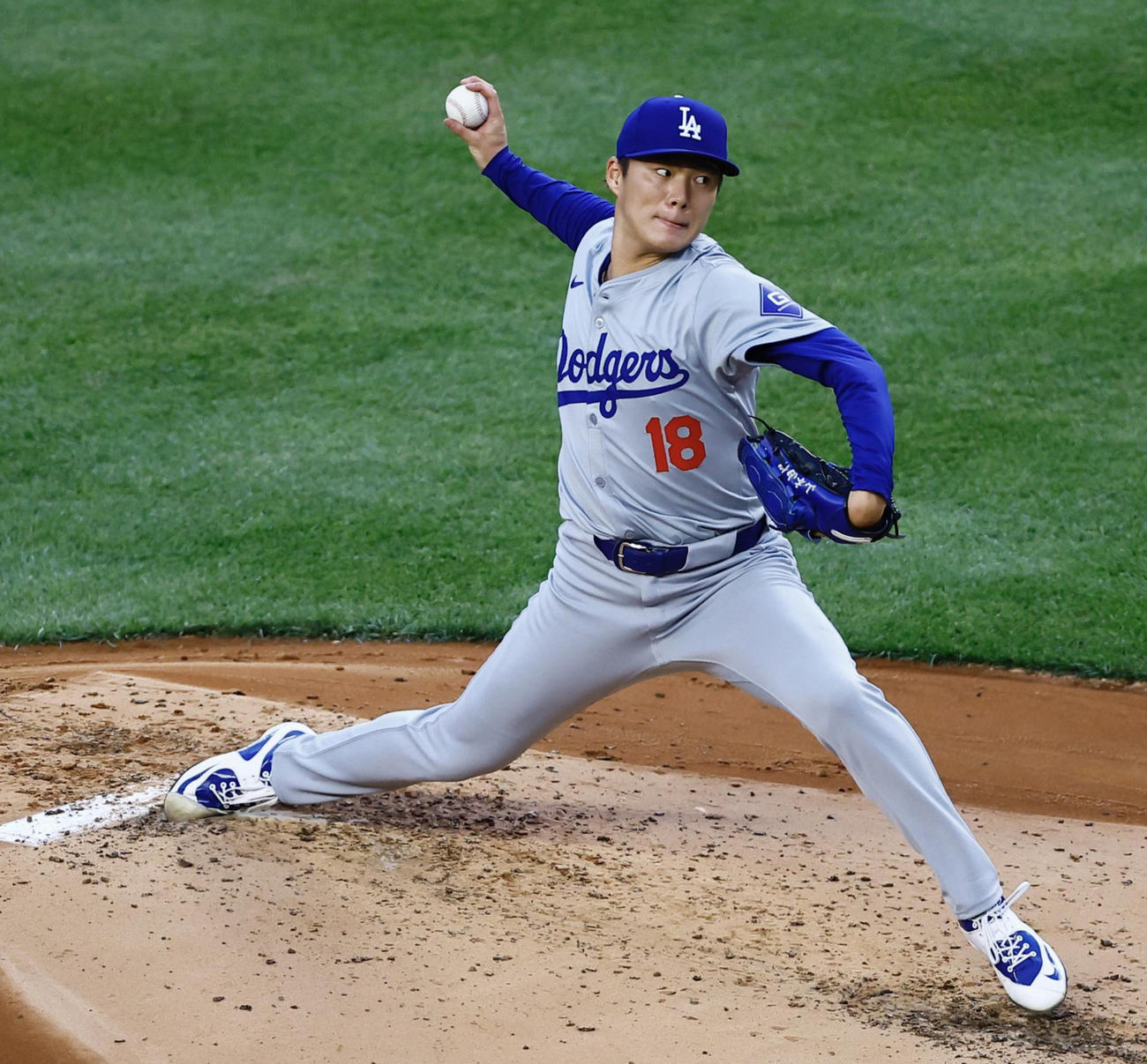ヤンキース対ドジャース　先発のドジャース山本（撮影・藤尾明華）