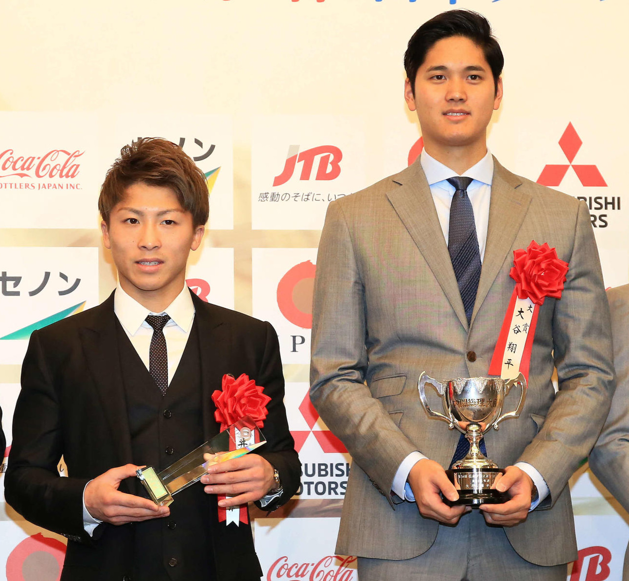 日本プロスポーツ大賞　大谷翔平（右）と井上尚弥（2018年12月20日撮影）