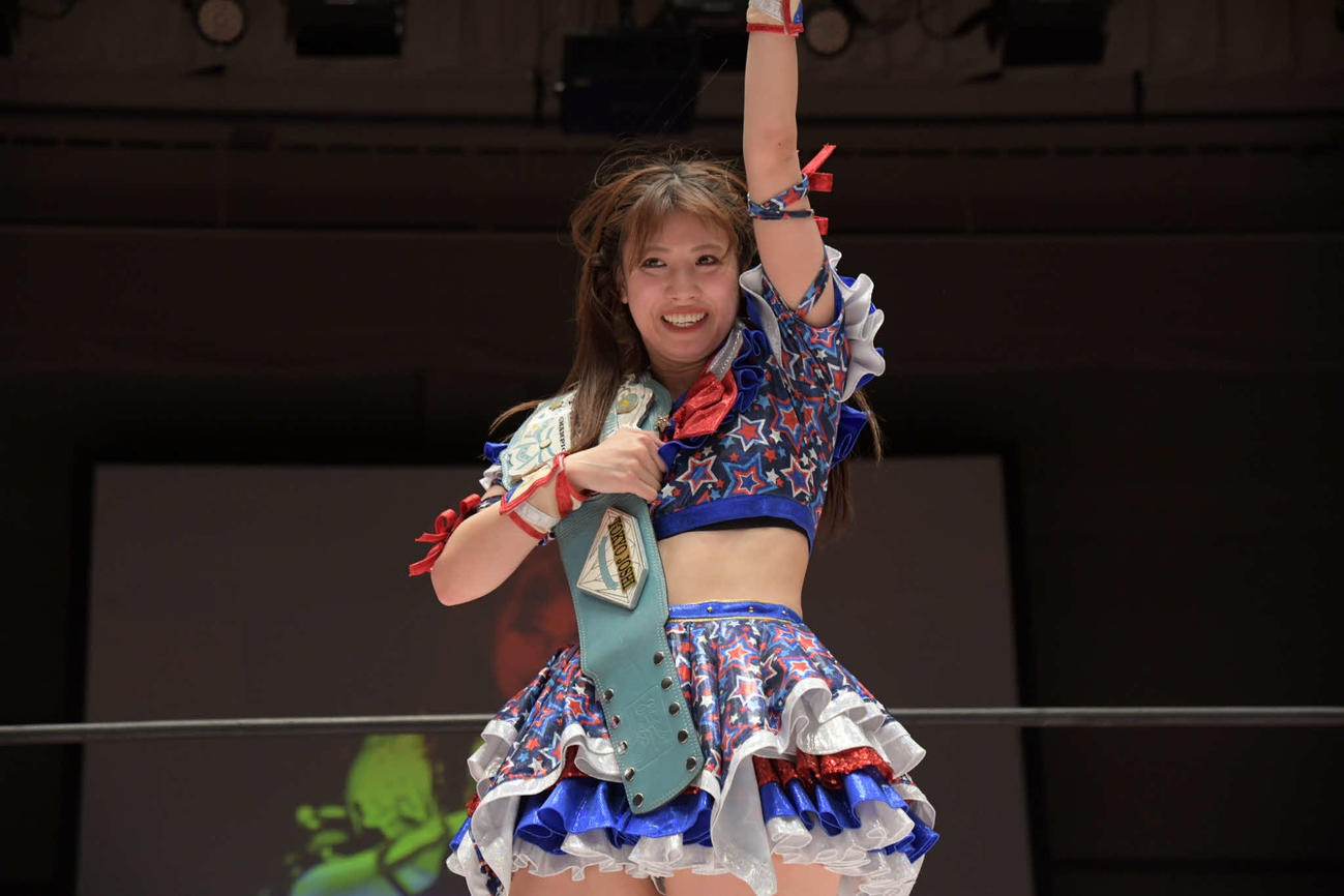 「TJPW PRISM　’24」でインターナショナル・プリンセス王座3度目の防衛に成功したSKE48荒井優希（C）東京女子プロレス