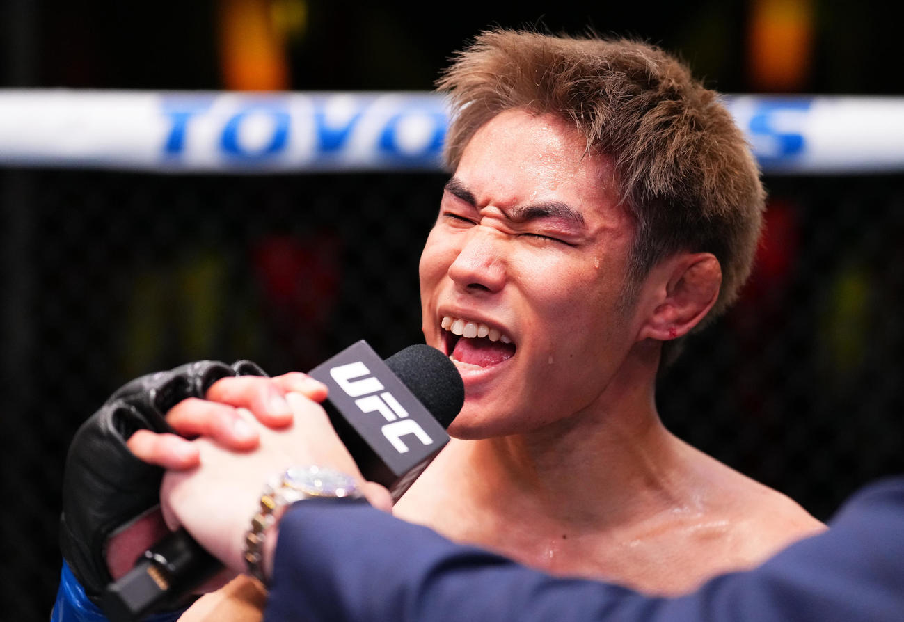 UFCフライ級王者アレクサンドル・パントーハへの挑戦をマイクでアピールした同級13位平良達郎（C）Zuffa LLC／UFC