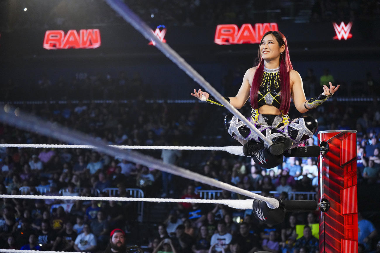 マネー・イン・ザ・バンク女子ラダー予選を制したイヨ・スカイ（C）WWE