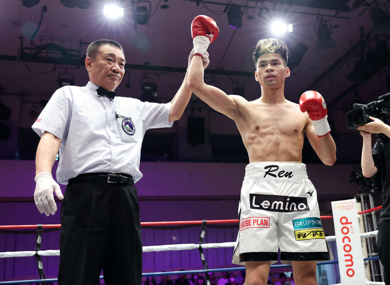 1回、KO勝利した大橋蓮（撮影・鈴木正人）