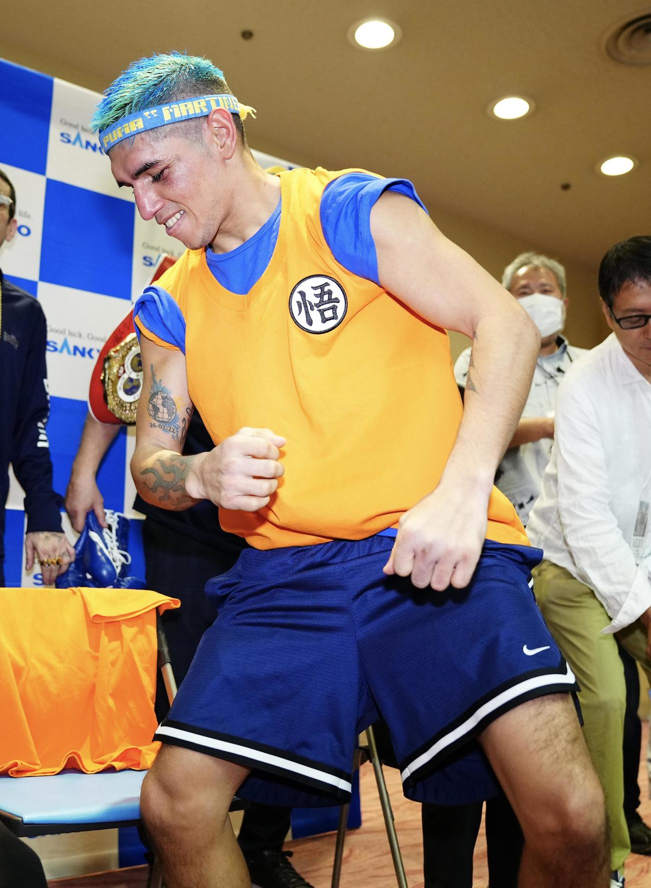 井岡に勝利し試合後の会見に臨むマルティネス（撮影・垰建太）