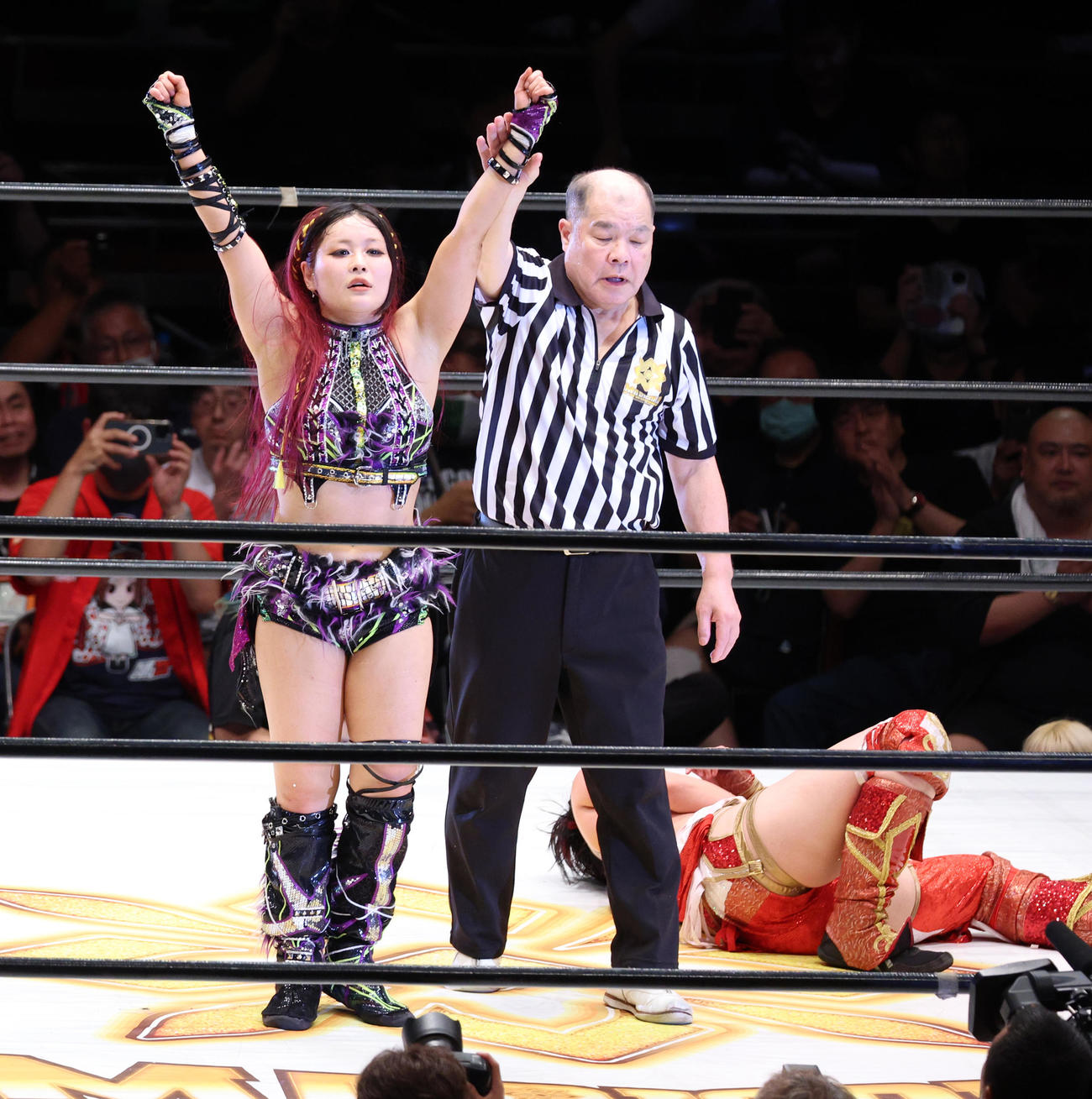 林下（右）を破ったイヨ・スカイ（撮影・中島郁夫）