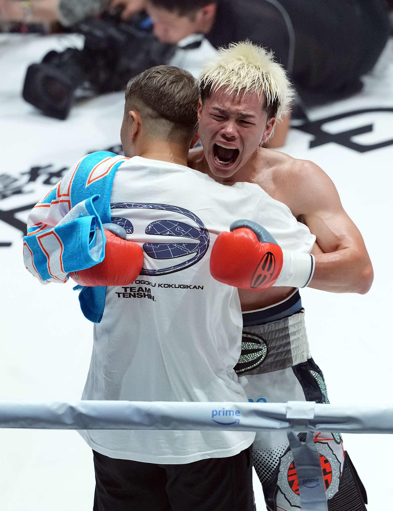 120ポンド契約10回戦　ジョナサン・ロドリゲスにTKO勝ちし喜ぶ那須川天心（撮影・たえ見朱実）