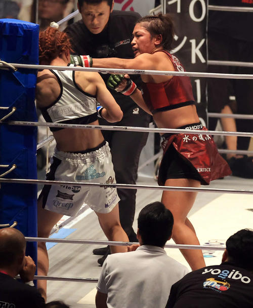 RIZIN】RENAが美女格闘家ケイトをボコボコに殴って貫禄勝ち 伊澤星花へ