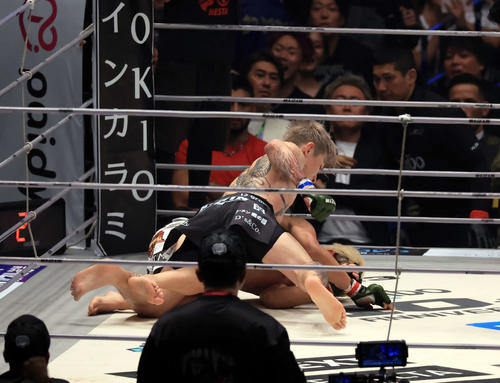 RIZIN】4年に渡る因縁にケリ 平本蓮が1RKOで朝倉未来に勝利も「引退