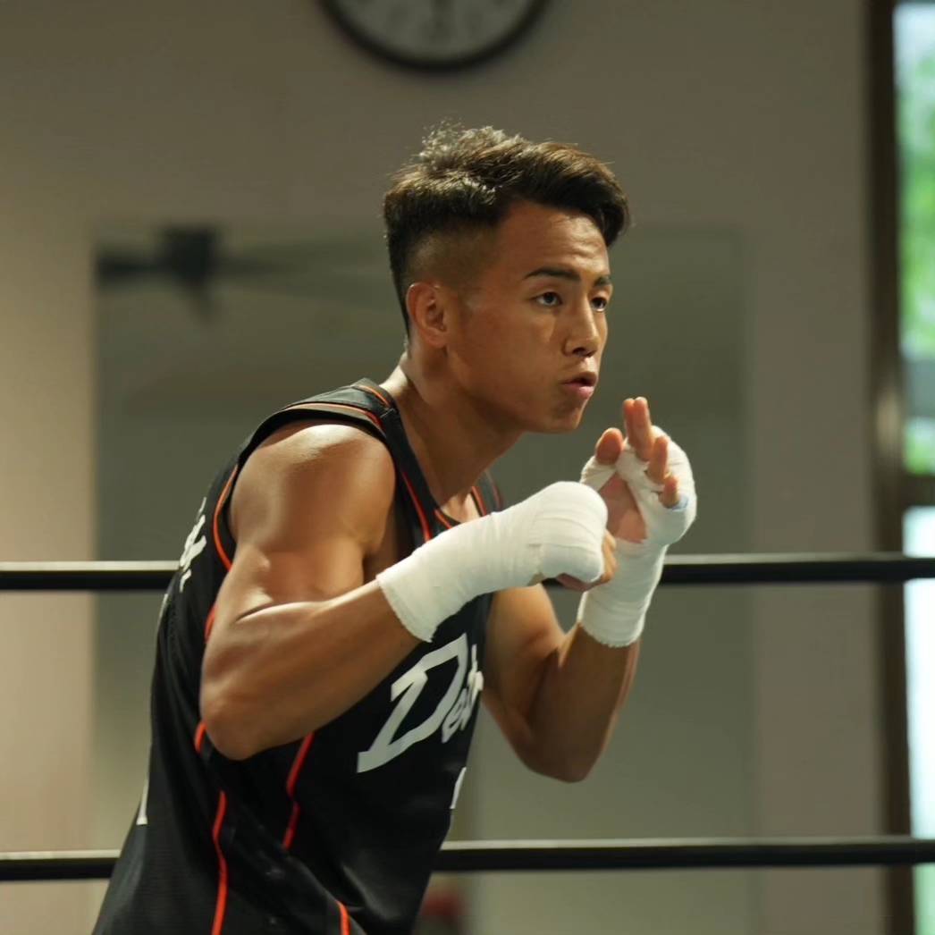 長野合宿期間中、松本ACEジムで体を動かすWBO世界バンタム級王者武居由樹（大橋ジム提供）