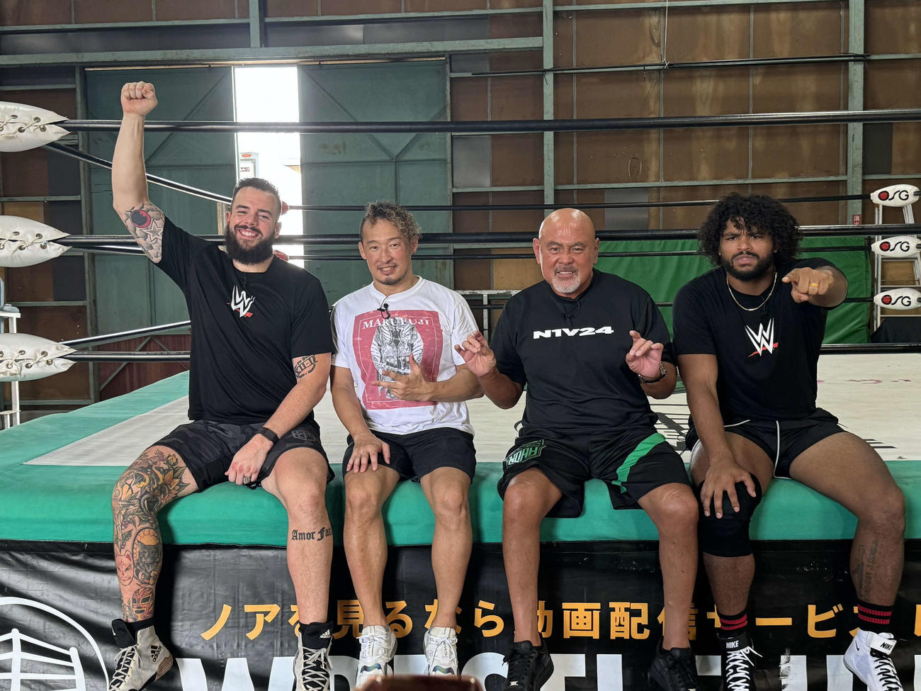 ノア道場に集まった（左から）ジョシュ・ブリッグス、丸藤正道、武藤敬司氏、タビオン・ハイツ　（C）プロレスリング・ノア