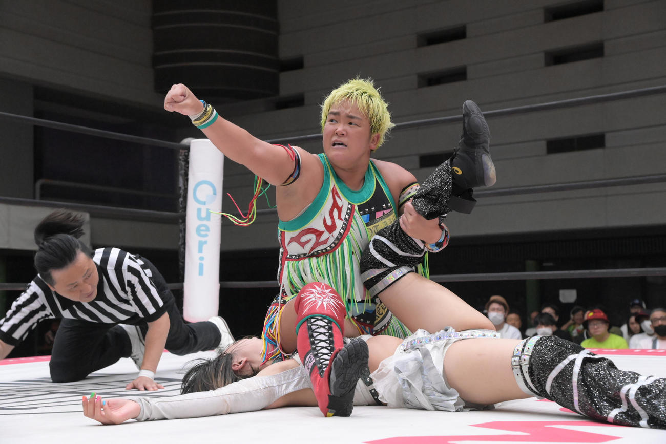 東京女子プロレス　プリンセスカップ準々決勝で辰巳リカを破った水波綾（東京女子プロレス提供）