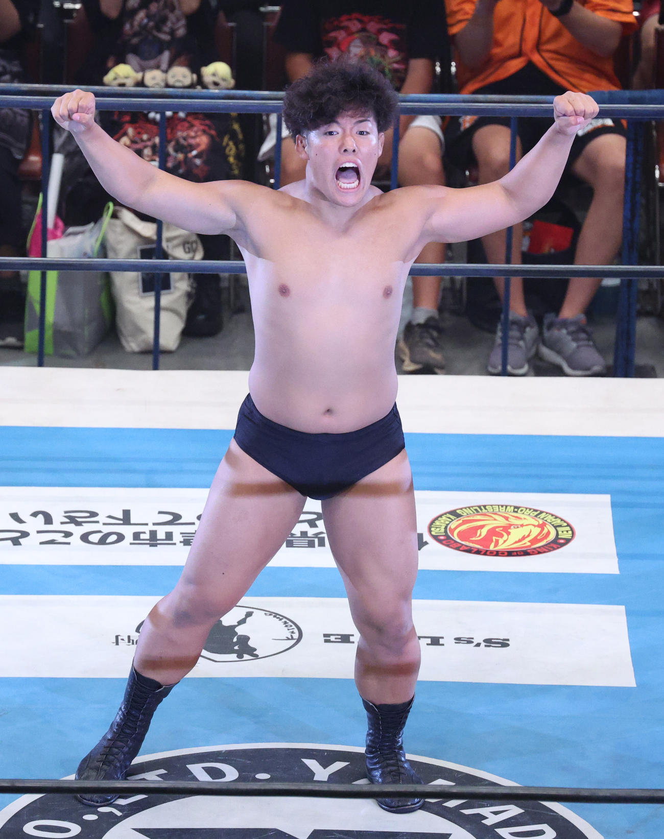 入場する嘉藤（撮影・中島郁夫）