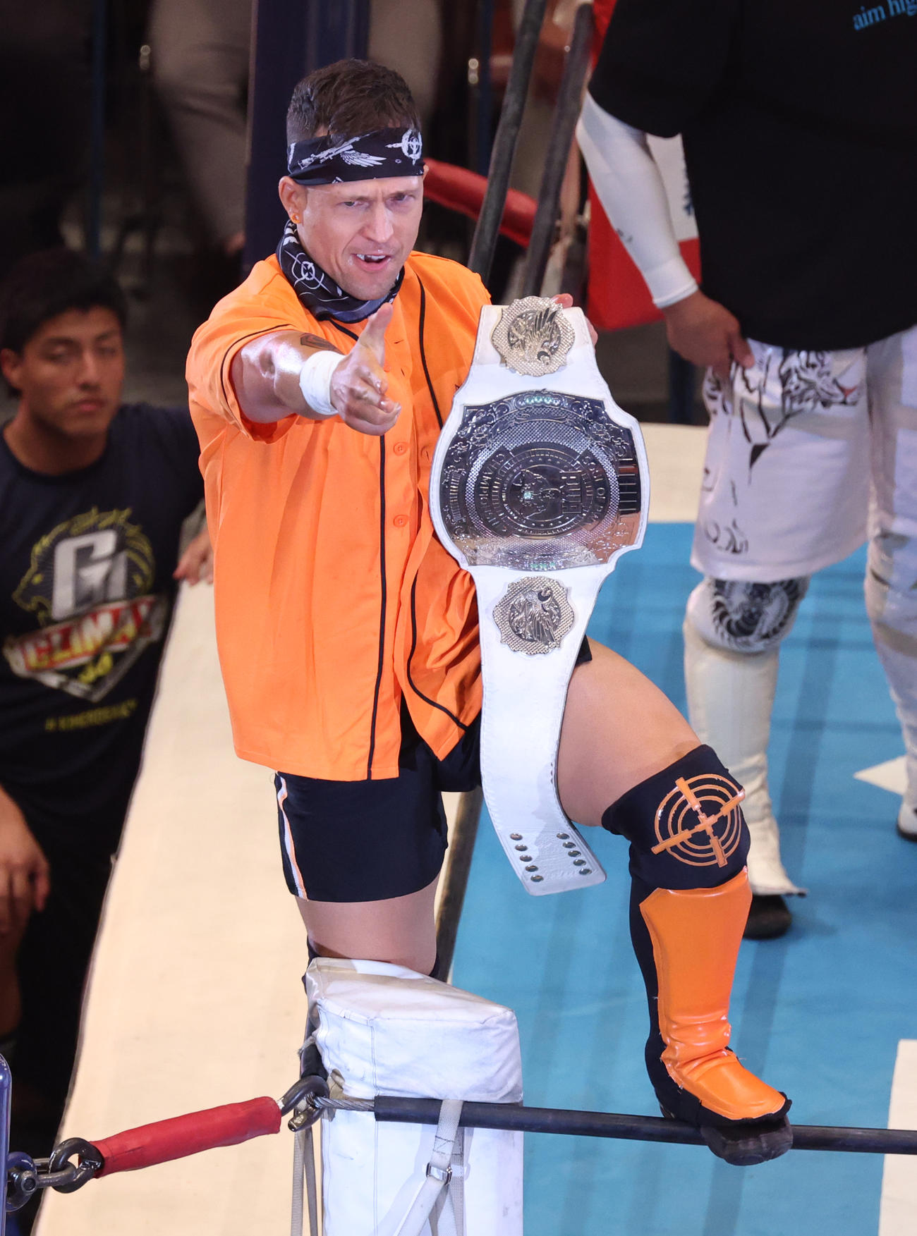 入場するイーグルス（撮影・中島郁夫）