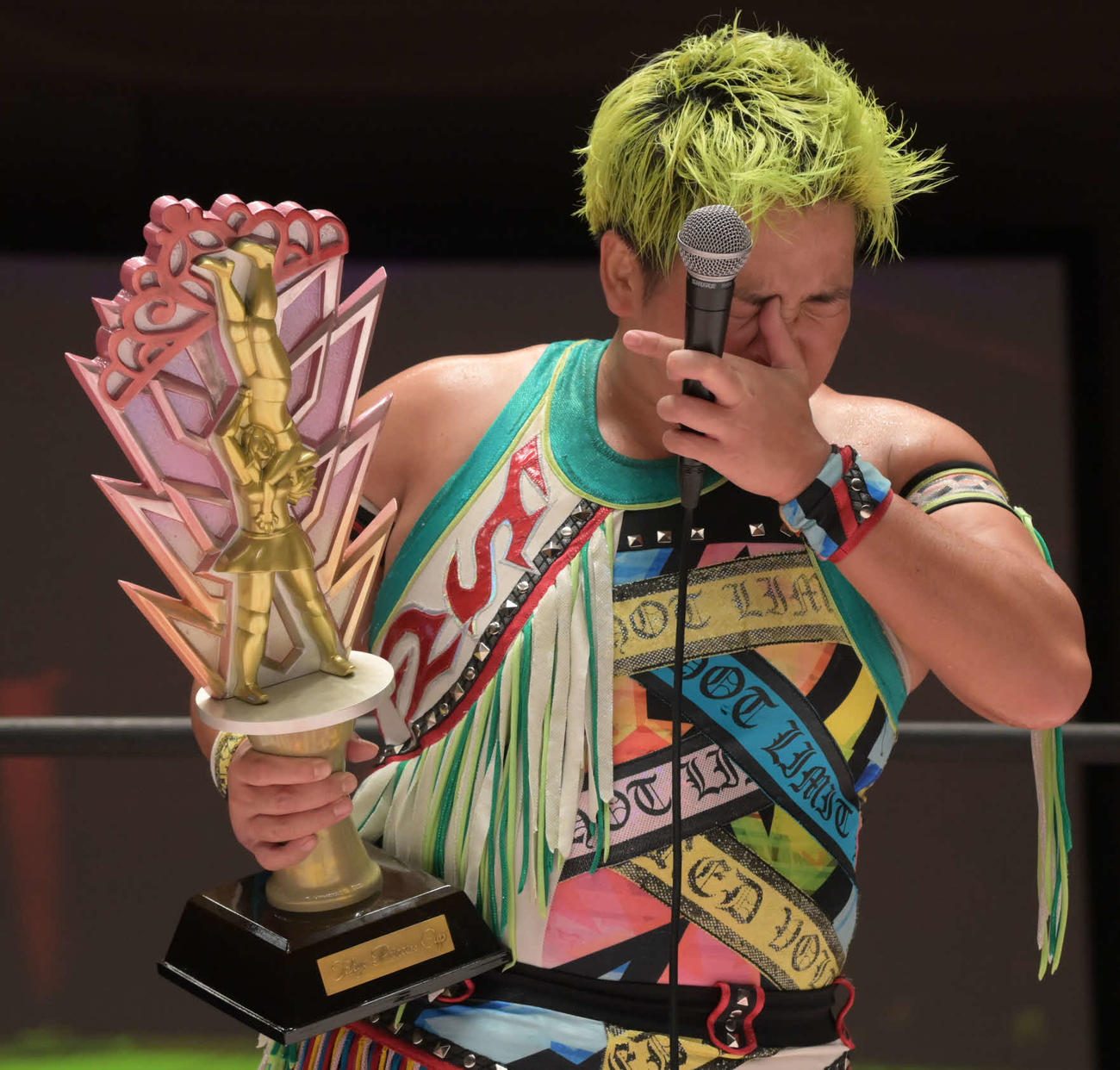 東京女子プロレス　プリンセスカップに勝利し、涙を見せる水波綾（東京女子プロレス提供）