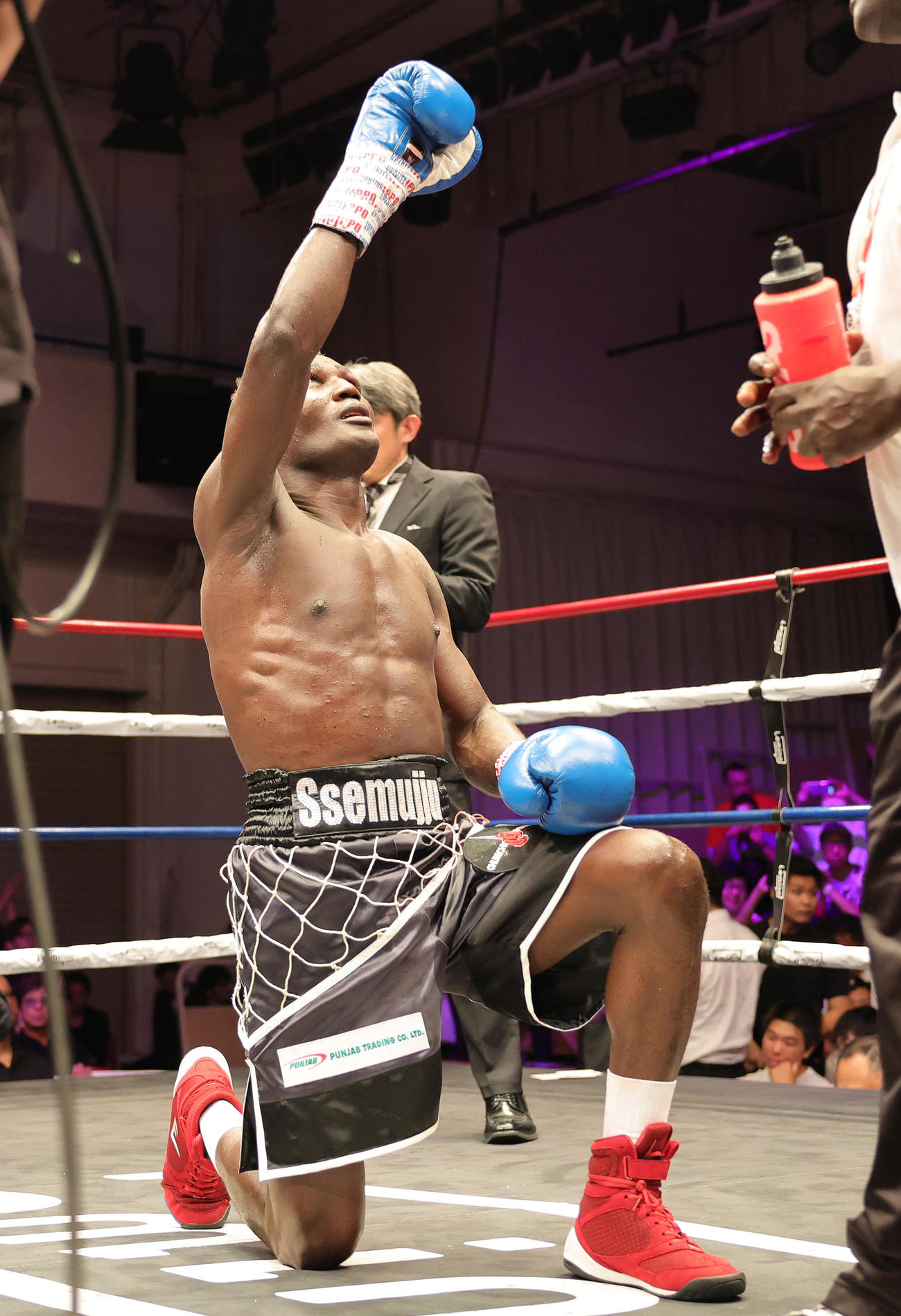 日本ウェルター級王座決定戦で勝利し王者に輝いたセムジュ・デビッド（撮影・野上伸悟）