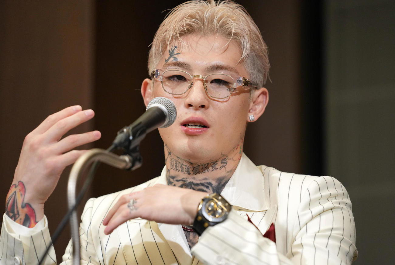 騒動について語る平本（撮影・横山健太）