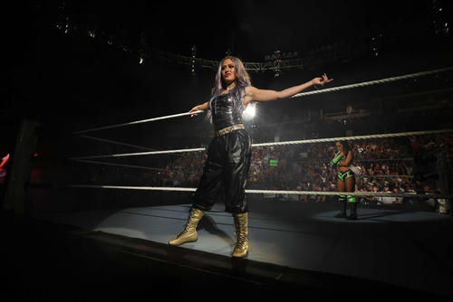 WWE】元マリーゴールドのジュリアがデビュー NXT女子王者ペレスと