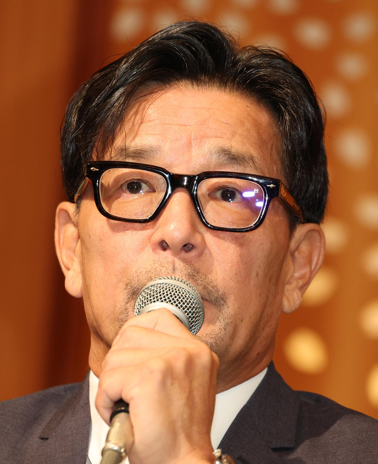 会見するRIZIN榊原信行CEO（撮影・中島郁夫）