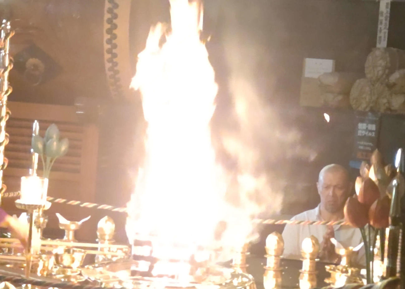 護摩祈祷をしてもらう村上和成