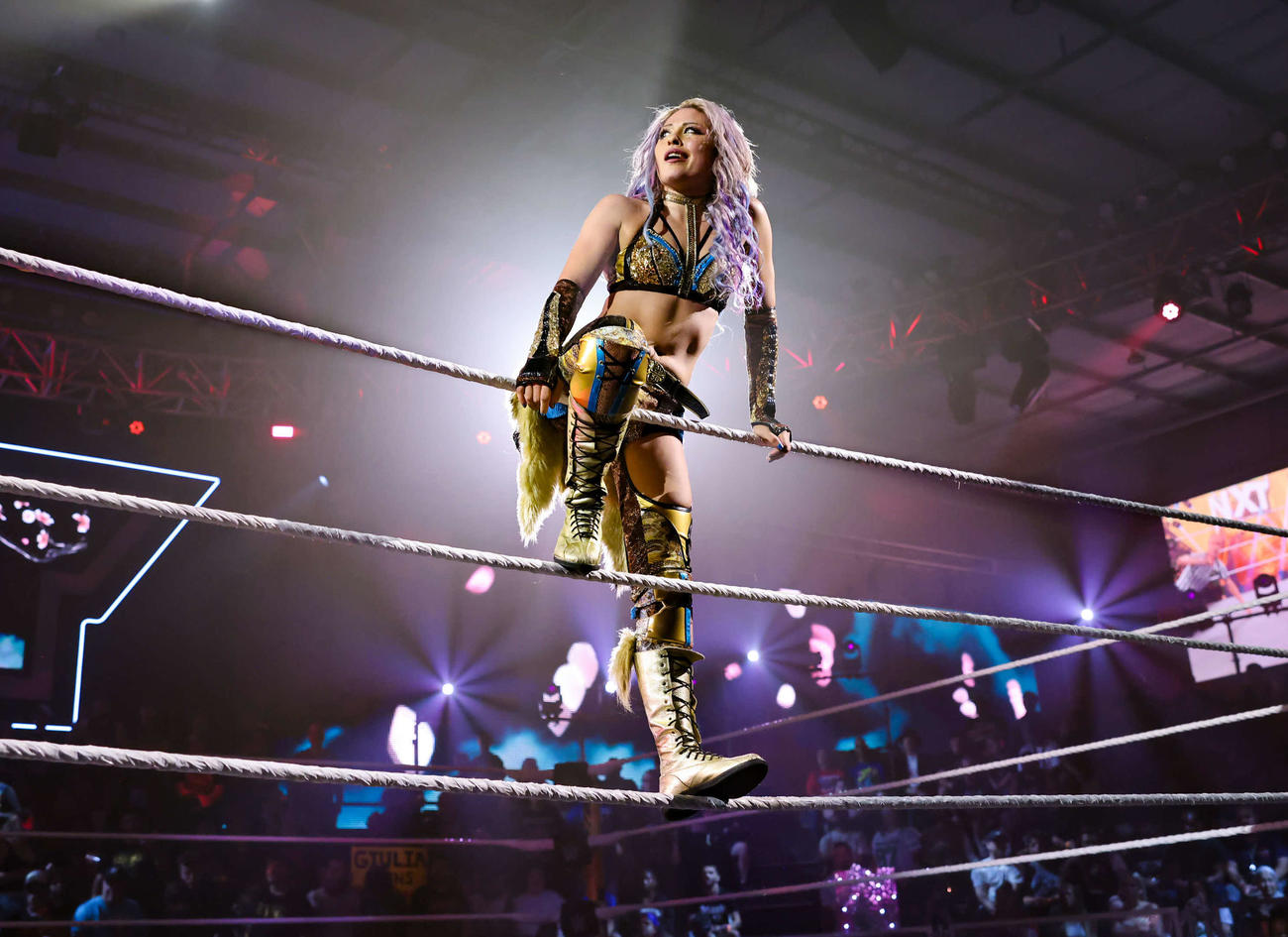 NXTマットでWWEデビューしたジュリア（C）WWE