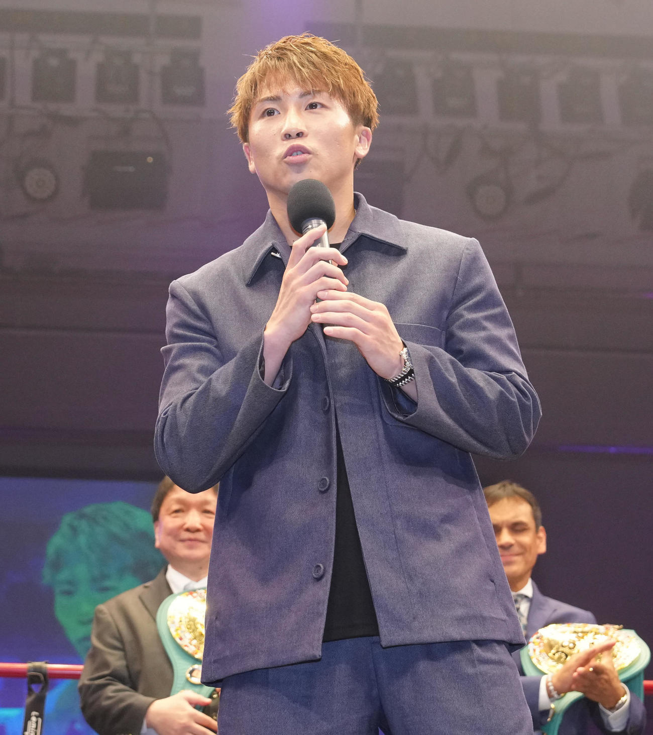 フェニックスバトル122大会でのセレモニーであいさつする井上尚（撮影・江口和貴）