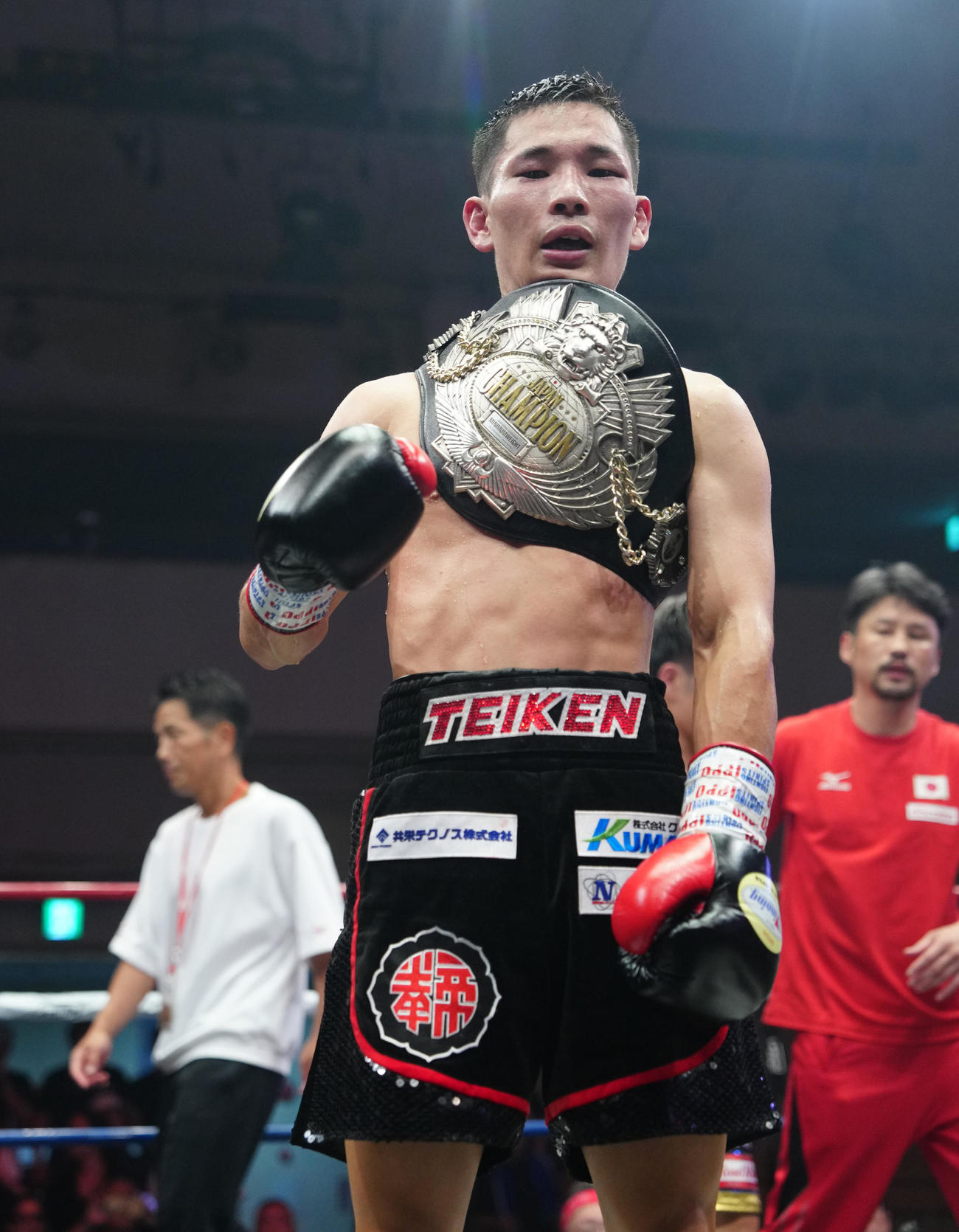 松本流星対森且貴　7回TKO勝ちした松本（撮影・江口和貴）