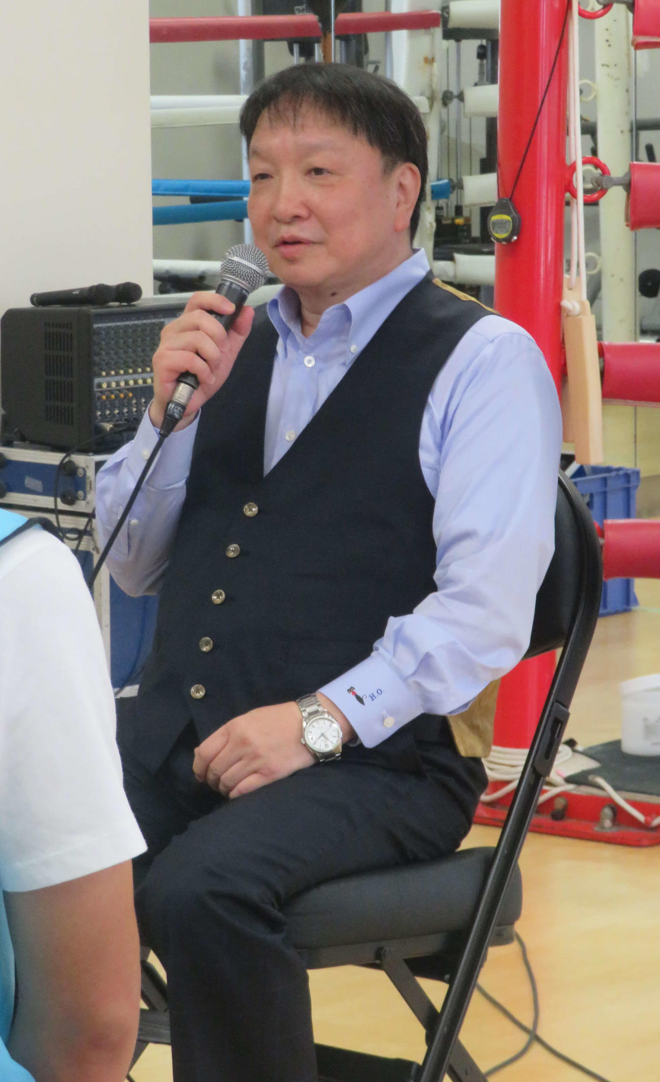 NTTドコモ主催のボクシング体験イベントに参加した小学生の保護者に向け、講演会を行った大橋ジムの大橋秀行会長
