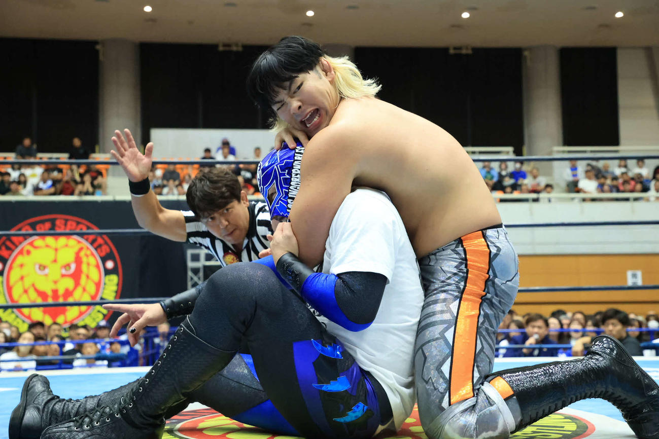 新日本】セミのW前哨戦でTMDKの“ロイ”大岩陵平がBUSHI仕留めて王座戦