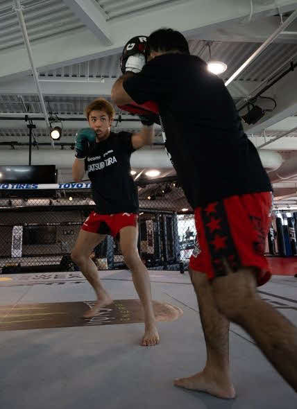 最終調整するUFCフライ級5位平良達郎（左）（C）Zuffa LLC／UFC