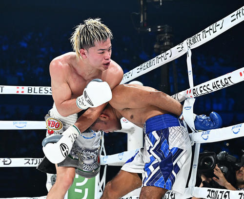 那須川天心、ボクシング転向5戦目で初タイトル「来年中に世界戦」快勝