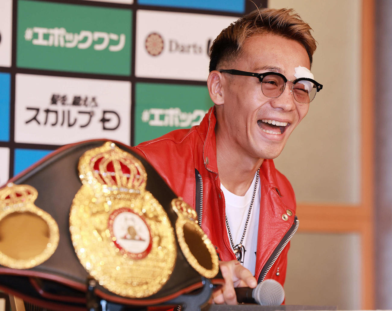会見を行ったWBA世界バンタム級王者の堤（撮影・野上伸悟）