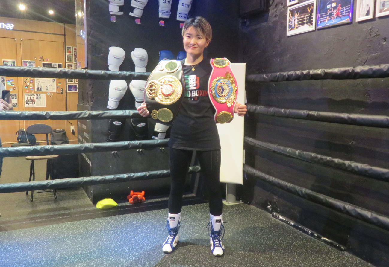 所属ジムで3団体統一戦に向けた会見に出席したWBA、WBO女子世界アトム級王者松田恵里
