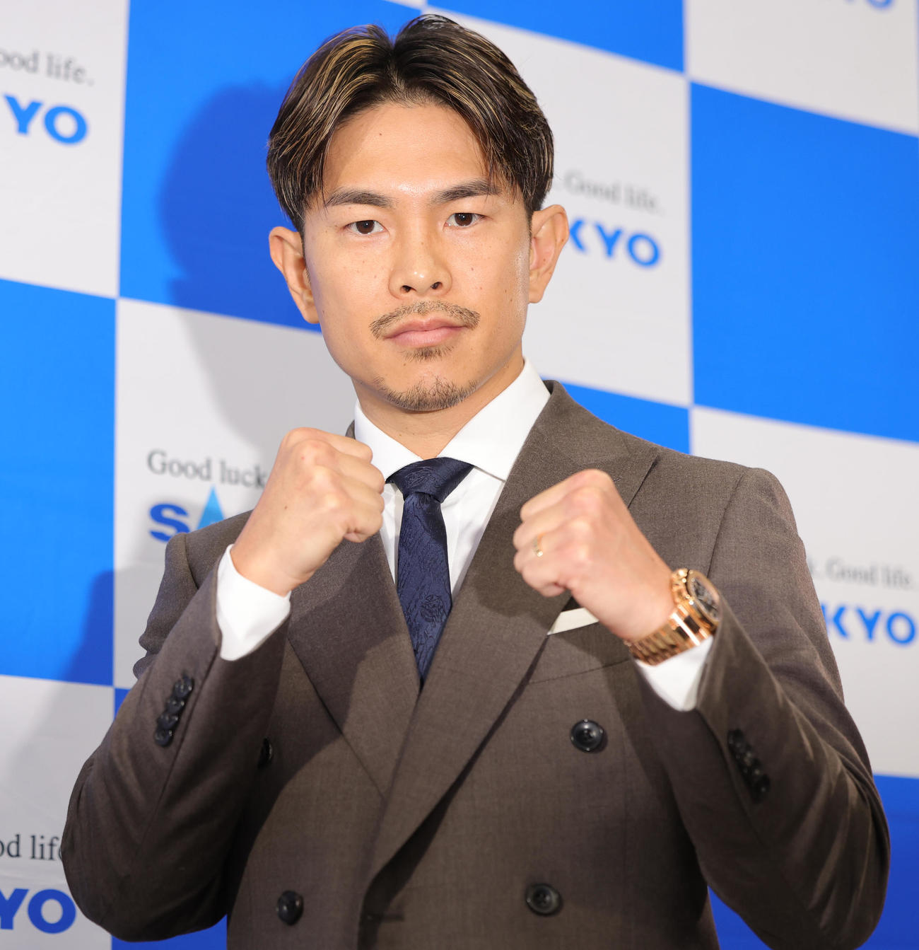WBA世界スーパーフライ級王者フェルナンド・マルティネスとの世界戦を発表した井岡（撮影・野上伸悟）