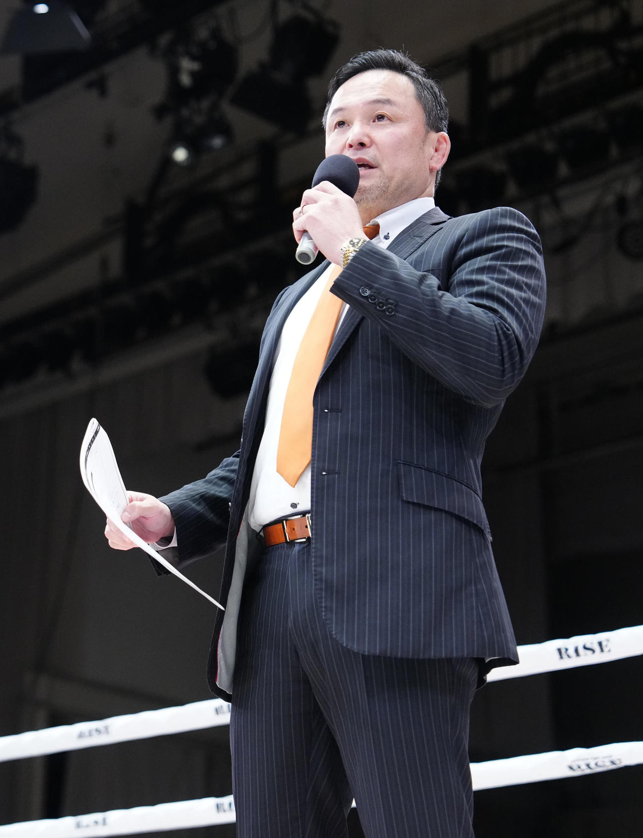 RISE183でリングに上がる伊藤代表（撮影・江口和貴）