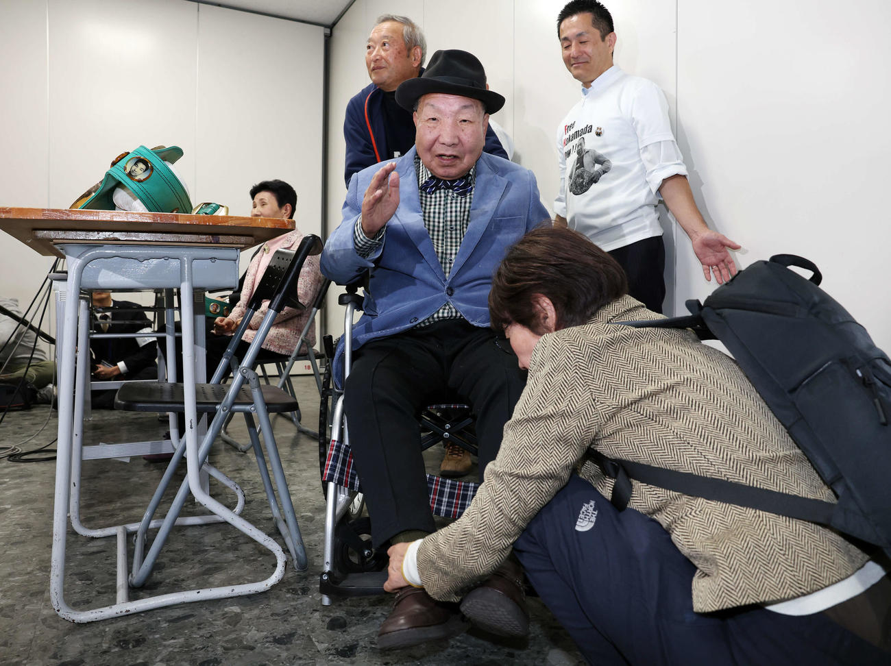 会見を後にする袴田巌さん（撮影・宮地輝）