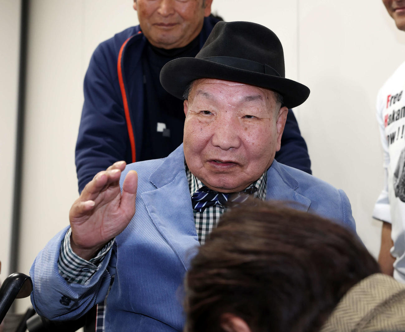 会見を後にする袴田巌さん（撮影・宮地輝）