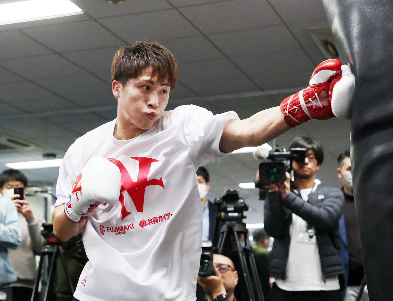 公開練習に臨む井上（撮影・鈴木正人）