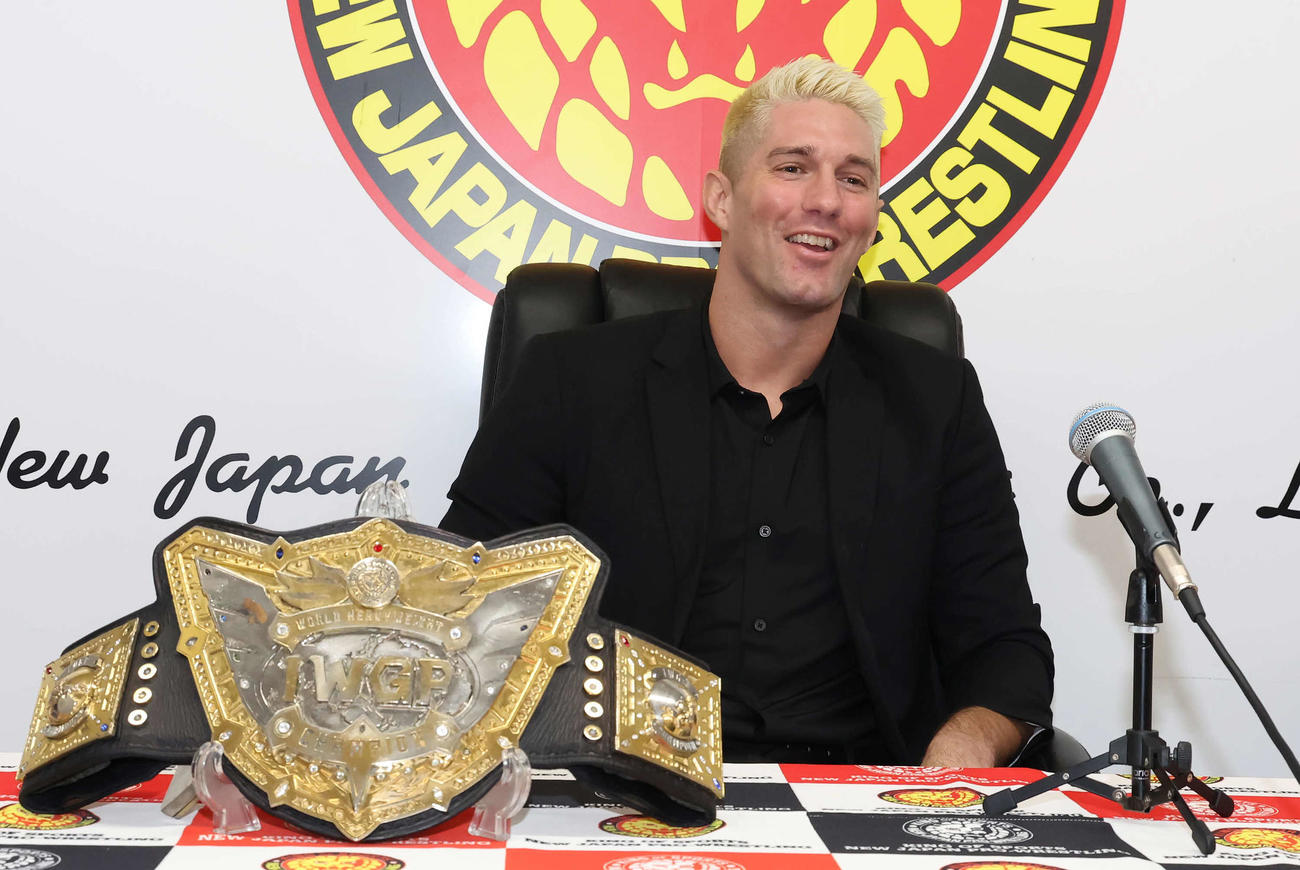 2024プロレス大賞の最優秀選手賞に選ばれて記者会見するザック・セイバーJr．（撮影・丹羽敏通）