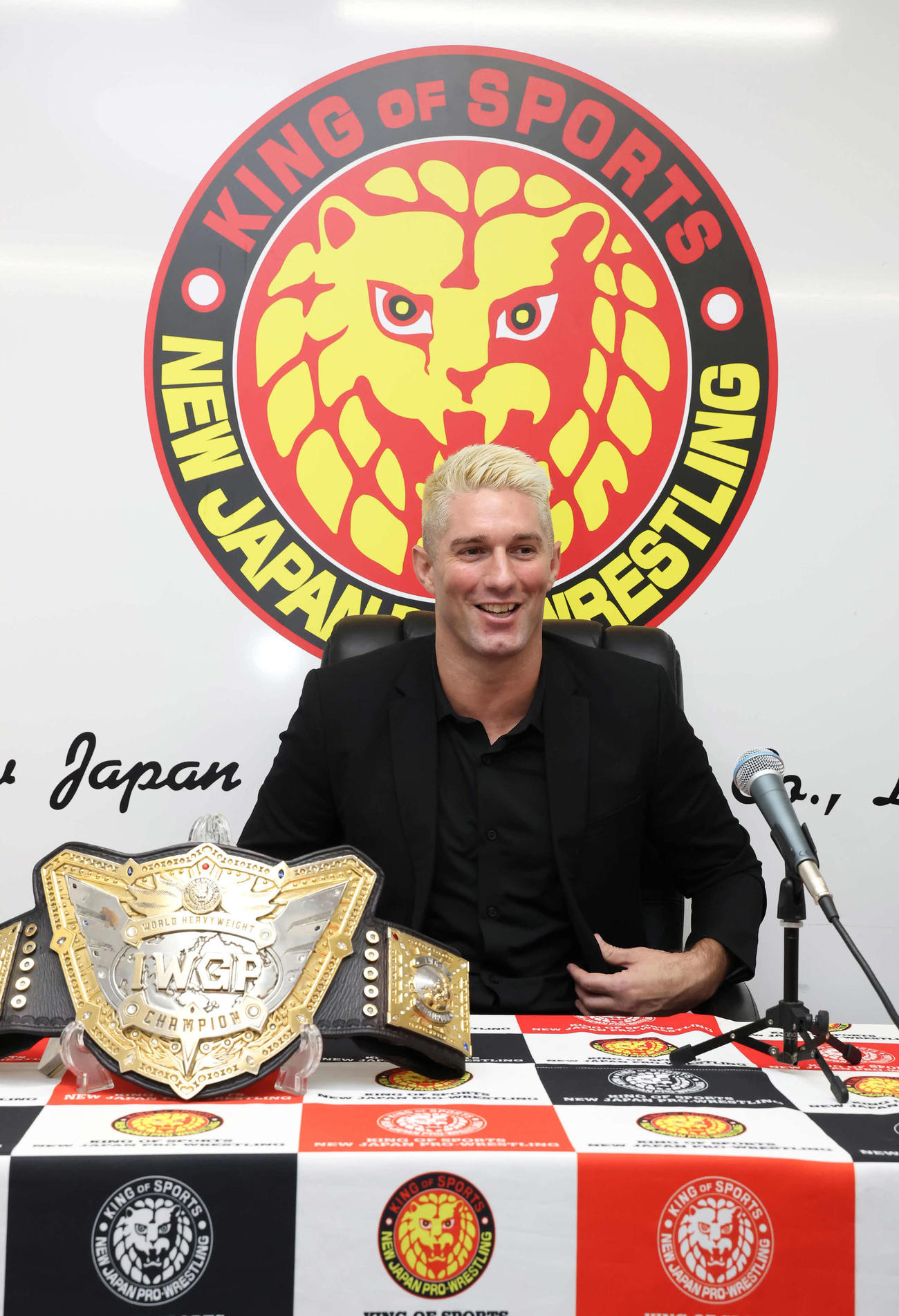 2024プロレス大賞の最優秀選手賞に選ばれて記者会見するザック・セイバーJr．（撮影・丹羽敏通）