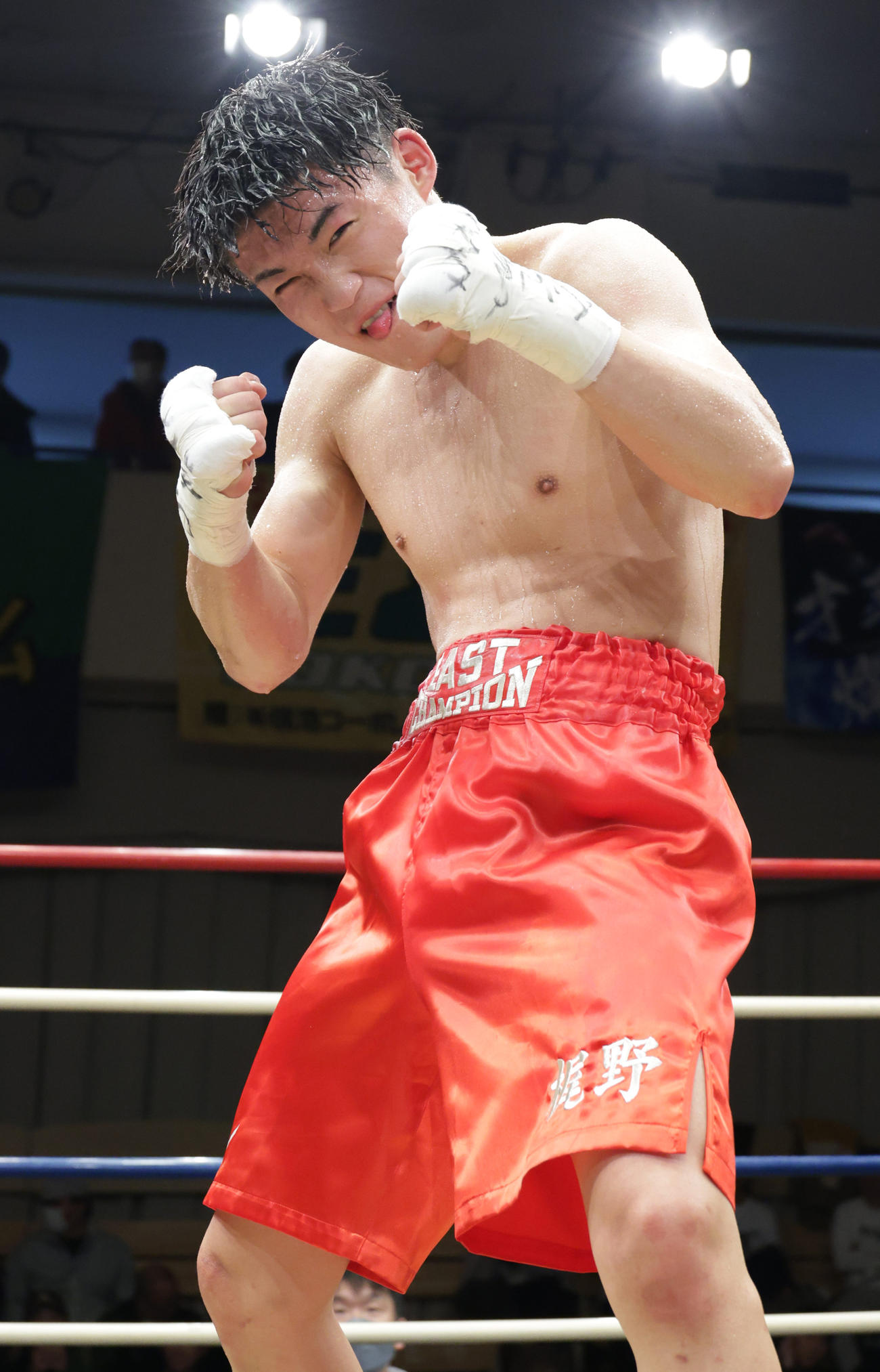 全日本スーパーフェザー級新人王に輝いた梶野（撮影・中島郁夫）