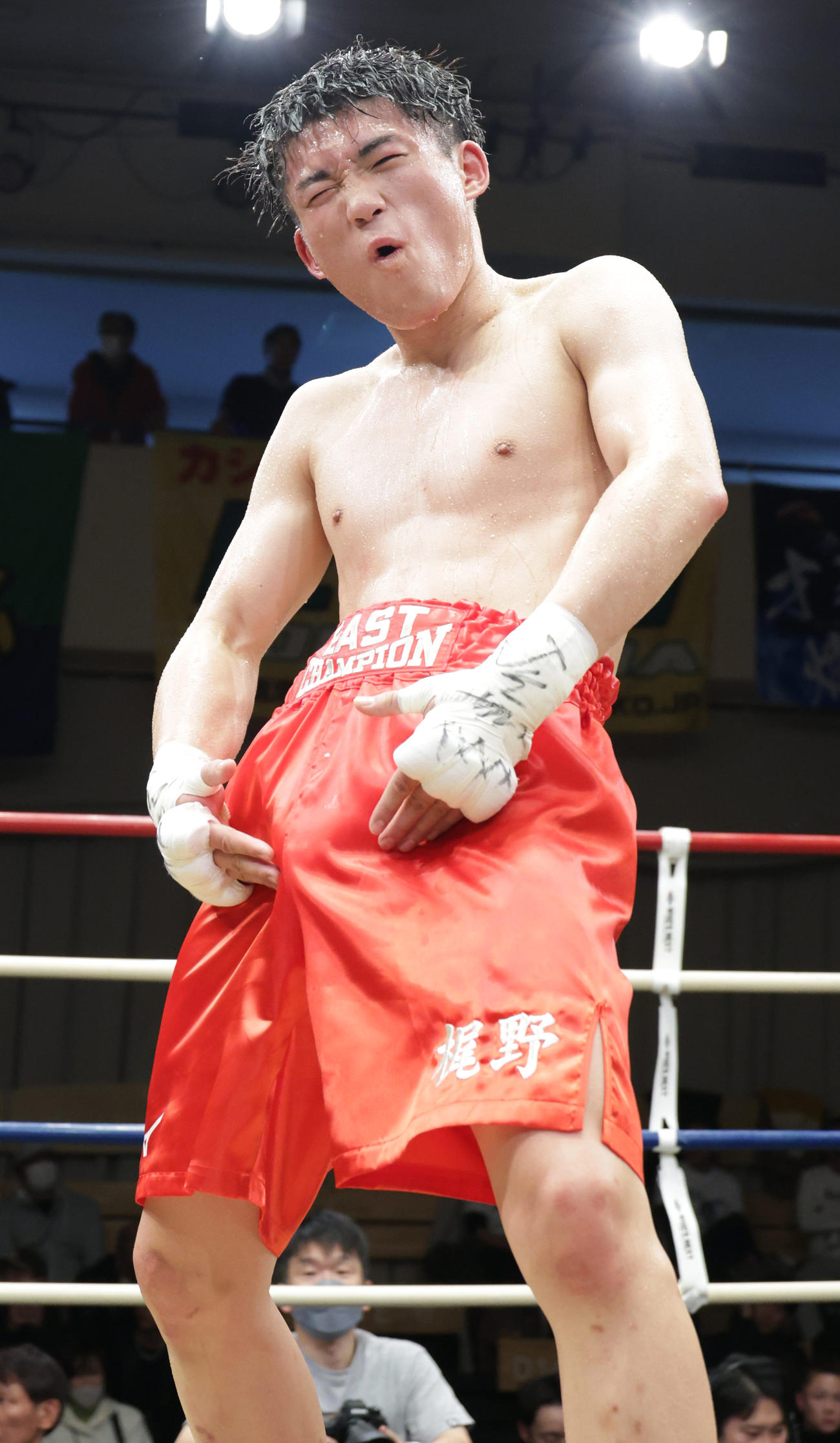 全日本スーパーフェザー級新人王に輝いた梶野（撮影・中島郁夫）