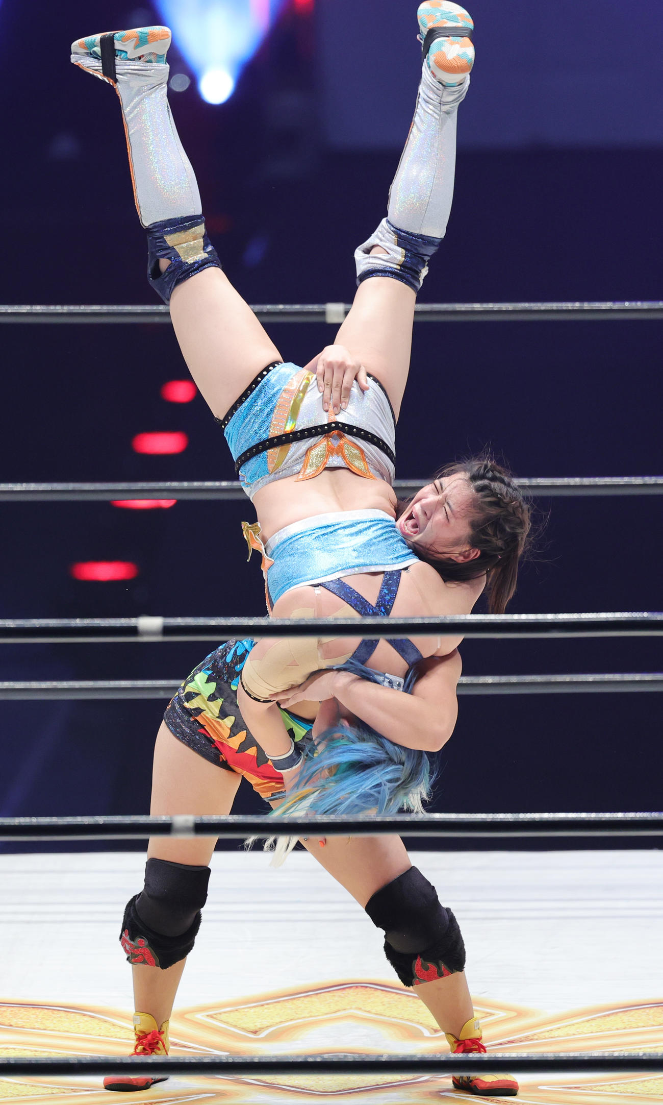 デビュー戦でMIRAIと対戦する山岡聖怜（撮影・野上伸悟）