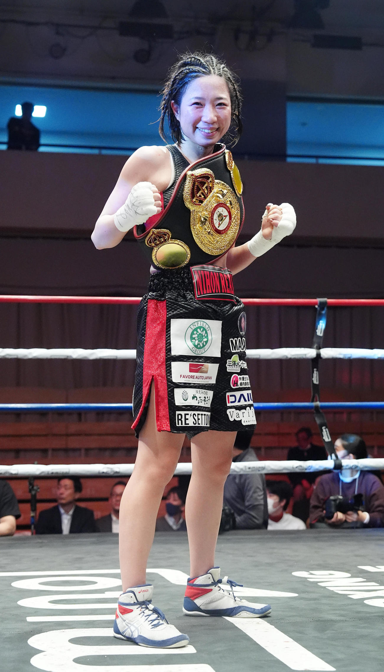 WBA女子世界ミニマム級王座決定戦　黒木優子対ソ・リョギョン　10回判定勝ちで新王者となった黒木（撮影・江口和貴）